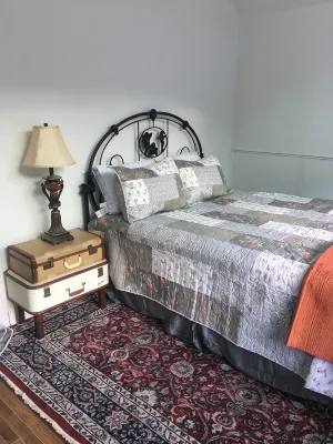 views! Location! Historic 2BR/1BA loft with Views-Downtown Telegraph House