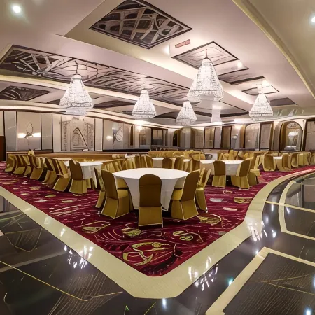 Shakun Hotels and Resorts Отели рядом с достопримечательностью «Лекционный зал Birla Auditorium»