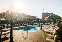 The Hotel Chalet at the Choo Choo - Swimmingpools
