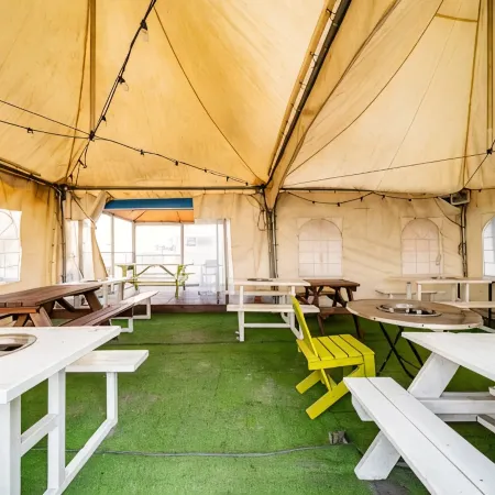 Eulwang-ri Long Beach House Pension (3 Minutes of Beach) Отели рядом с достопримечательностью «Пляж Эурванкни»