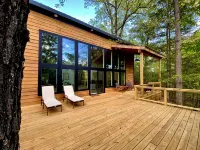 Cedar Hill Cabin 2 Bed 2 Bath Cabin in the Ozarks • Hot Tub •