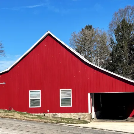 Charming historic barn in New Market with WiFi and AC