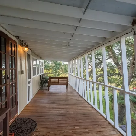 Charming Waterfront Cottage – Private Dock, Panoramic Views, and Park Passes!