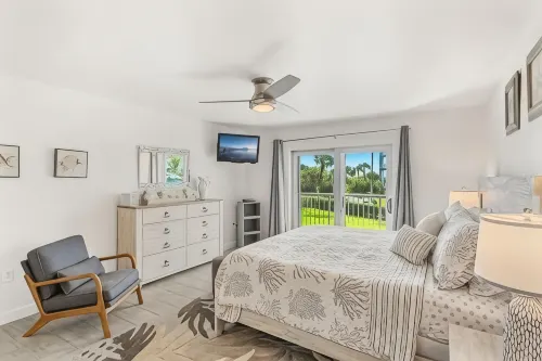 ⛱️ BEACHFRONT CONDO - 4 stjerner