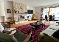 Near DT Madison - Half Block from Lake Monona & 1 Block from Lake Loop Bike Path - Wifi