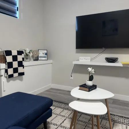 Cozy basement suite near Airport