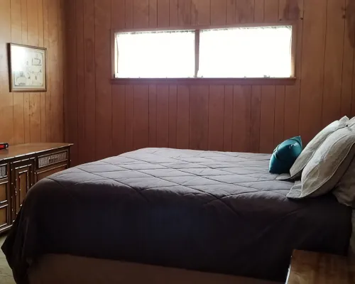 Spacious house with Wifi -- only 10 minutes from Hubbard Lake. Hoteles en Condado de Stephens
