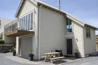 Redwood Lodge rural retreat with superb views Hotels in 