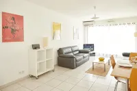 Special Offer! Center Old Antibes. 1,995 Euros 4 Wks OCT-Mar +Vrbo Fees & Taxes - Condos