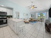 Golf Cart Included, Acklins Villa, Treasure Cay, Bahamas, 100 yards from beach - 홈스테이
