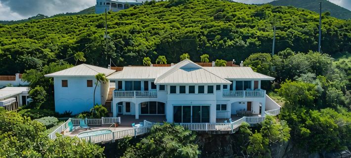 The Villa at Rainbow Cliffs Hotels in Northcentral