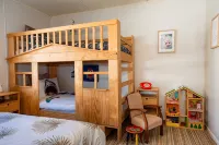 Brighton family bach - sea views, close to beach, park & shops, pet friendly! - Homestays