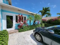 Ocean Breeze Oasis - Private Pool, AC, WiFi, 5-Min Drive to Beach