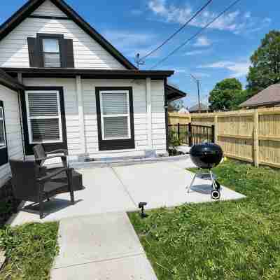 Sunny Blue: 4 BR, 2 En-suites, Hip Fountain Square Hotel Exterior
