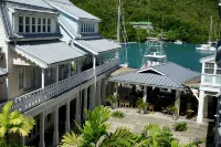 Divine & Spacious Marina Village 2 Bedroom Condo Close to Waterfront