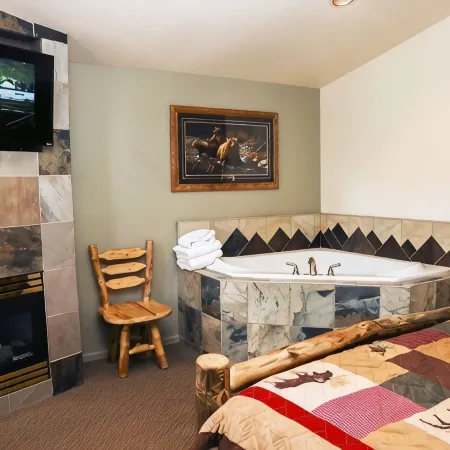 Fawn Valley Inn- 101 Condo