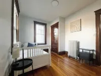 Renovated 3-bedroom apartment in Dedham - Legacy Mall Hotels in Dedham