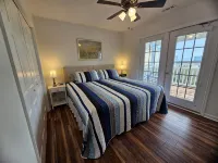 Ocean View Home-Easy Walk to Beach/Shops/Food-Pet Friendly-Just Off Ocean Ridge - Wi-Fi