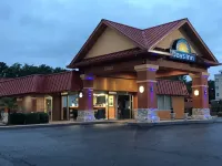 Days Inn by Wyndham Forsyth Hotels in Forsyth
