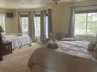 7 Bedroom Spacious Lead Home with Game Room and Hot Tub Hotels in Lead