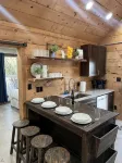 Cozy Cabin - Fire pit, Upscale Area, Near I44 & HWY 65 - Feriehus