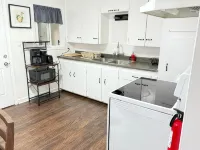 Pacific Escape-Walk to the beach! Adorable 2-bedroom Crescent City home. - 3-Star