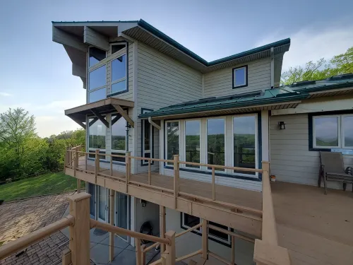BREEZY & LUCKY'S: Lakeview Home & Cottage on 5 Acres! Close to Marina. - 3-Sterne