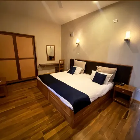 Khamsum Inn