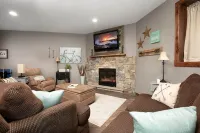 Inspirational Ranch-SUPERBLY CLEAN with HOT TUB!!! Lower Unit w/2 walkout patios - Bintang 4