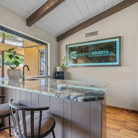 Luxury Retreat!! Heated Pool, Hot tub, grill and close to Everything!