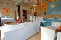 "City View " Super Cozy Downtown Loft Apartment - Apartments