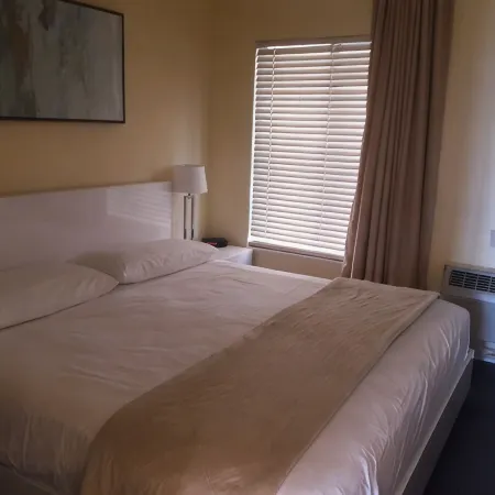 Direct Ocean Front Condo With Heated Pool Located Directly on the Ocean