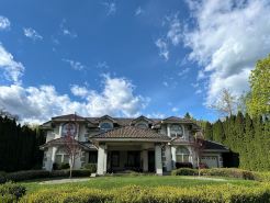 South Sandpoint Estate: Pool, Covered Spa, Theater & Walk to Downtown