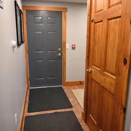 2 Story Condo @ Jay Peak w/ Hot Tub, Short Walk to Amphitheatre Hotels in Jay