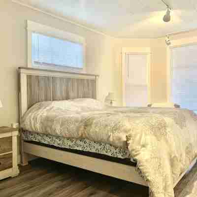 Historical 2 Bedroom House Perfectly Located in the Heart of Downtown Bozeman Rooms