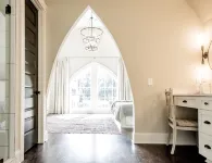 The Black Barn, 3 BR/3 BA House! Easy walking Distance To Everything! - 4-Star