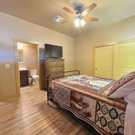 Brand New House Right on Allen St one Block from the Birdcage