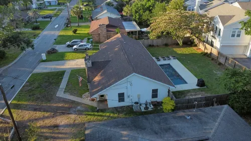 Poolside Bliss in Gulfport: Stylish 3Br Beachy Retreat Awaits - Private Pools