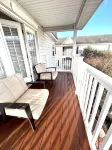 2 min walk to the beach! Gorgeous and spacious home perfect for a group! - Jacuzzi