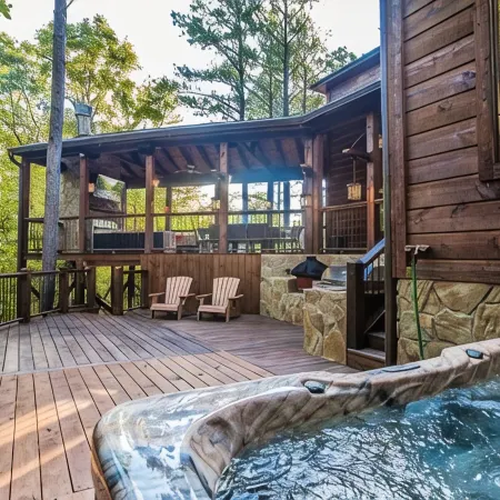 Lusa Nita Retreat – Luxe Lodge w/ Hot Tub, Sauna & Stunning Outdoor Living!