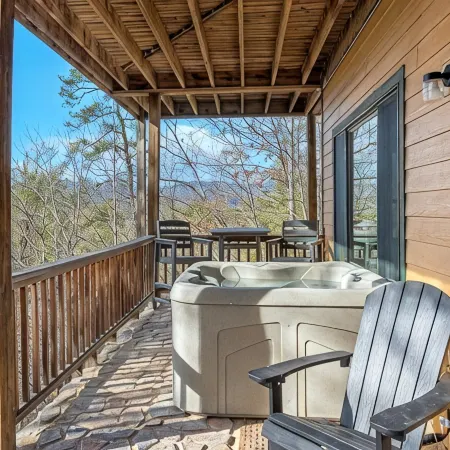 Mountain Retreat with Stunning views, 7 Priv Acres, Sauna, Hot Tub, and Gameroom