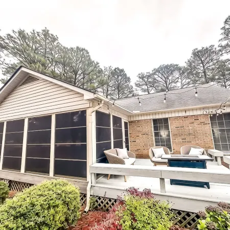 Golf Front home on Pine Needles. 4 King Beds : 5 miles from villages