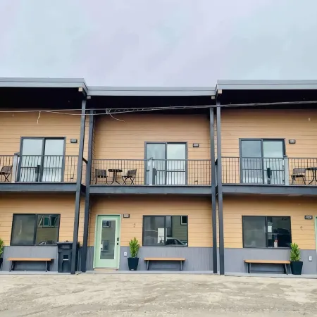 Cozy Wolf Lodge — Unit 1
