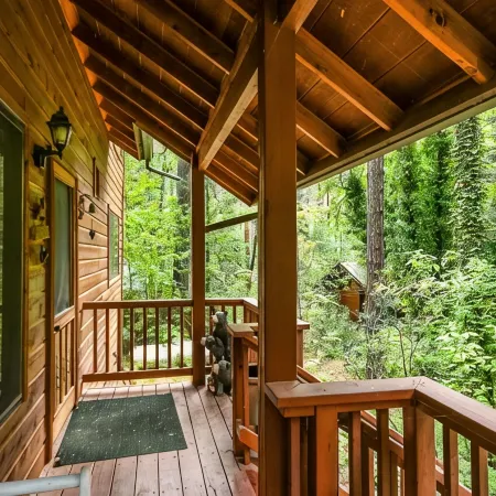 Cozy Cabin Nestled in the Heart of Oak Creek, minutes from trails
