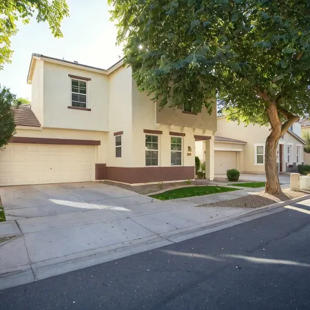 Cozy and Cute 2 story home in Gilbert 3 bedrooms 2.5 baths 2 car garage
