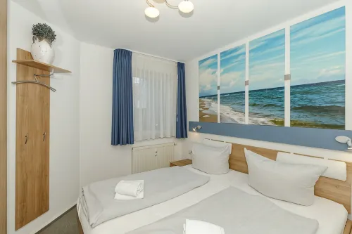 Apartment near the beach at the marina - Pools