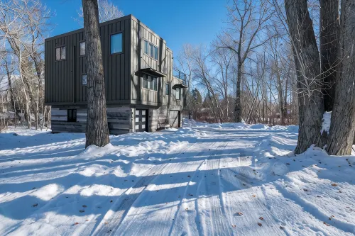 Red Elephant Resort next to the Big Wood River - When Only the Best Will do. - Boutique