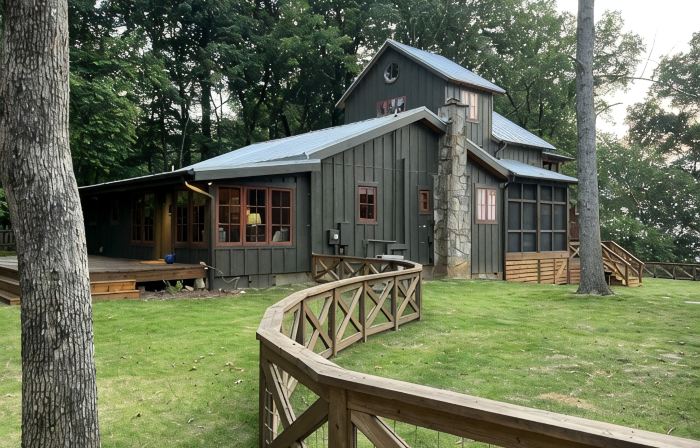 Beautiful Brow home on  Lookout Mountain in Mentone, Alabama