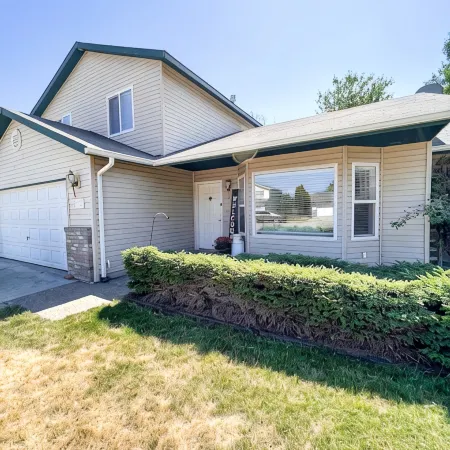 Spacious Home in Quiet Neighborhood with Large Patio!