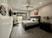 VILLA BLANCA Luxury property,180° Ocean Views. - balcony